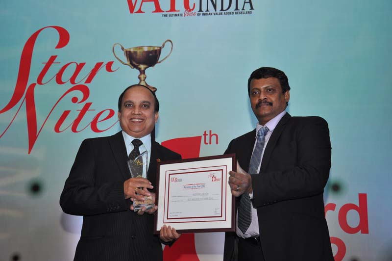 Mr.Deepak sahu,Publisher,VAR INDIA  giving away award to Kaspersky
